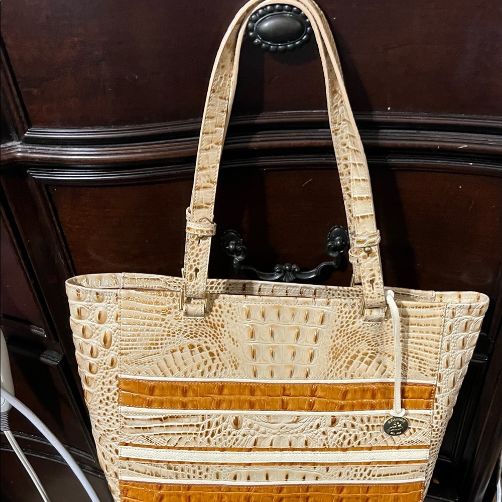Like new Brahmin purse.